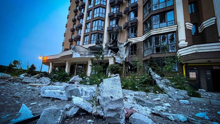 Наслідки прильоту дрону по Софіївській Борщагівці у Києві