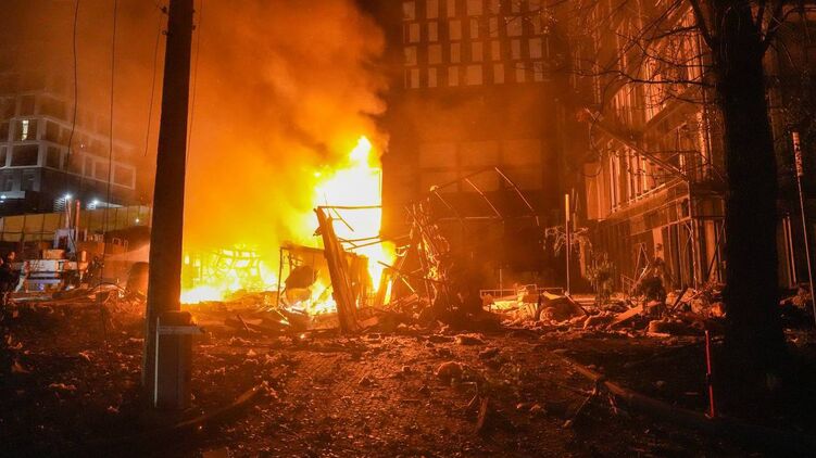 Последствия ночной атаки РФ по Одессе. Фото: ГСЧС