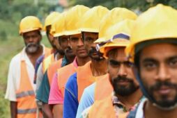 "Купити раба за $5 тисяч". Чому в Україні все частіше говорять про масове завезення трудових мігрантів