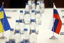 Безвихідь через гарантії і Донбасу. Що відбувається з переговорами щодо миру в Україні?