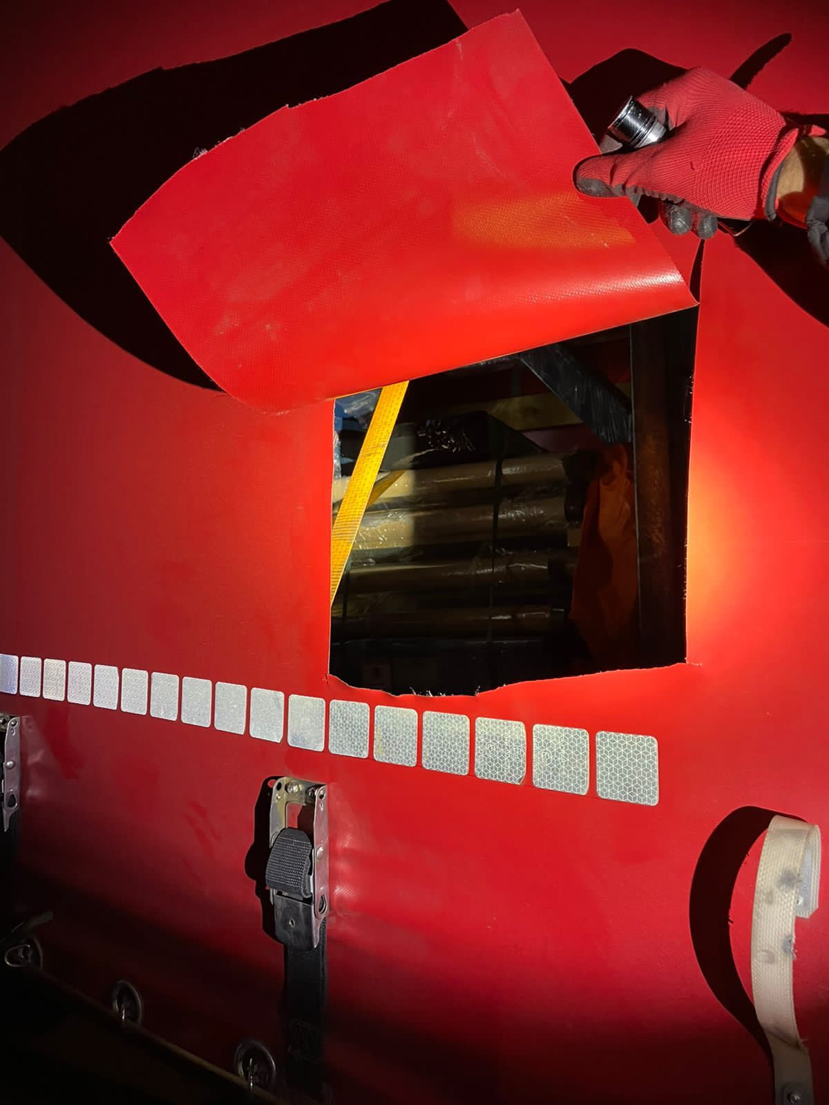 Грузовик, где прятались мигранты