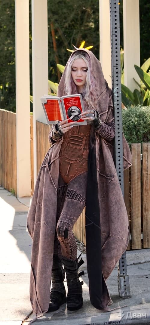 Певица потроллила папарацци