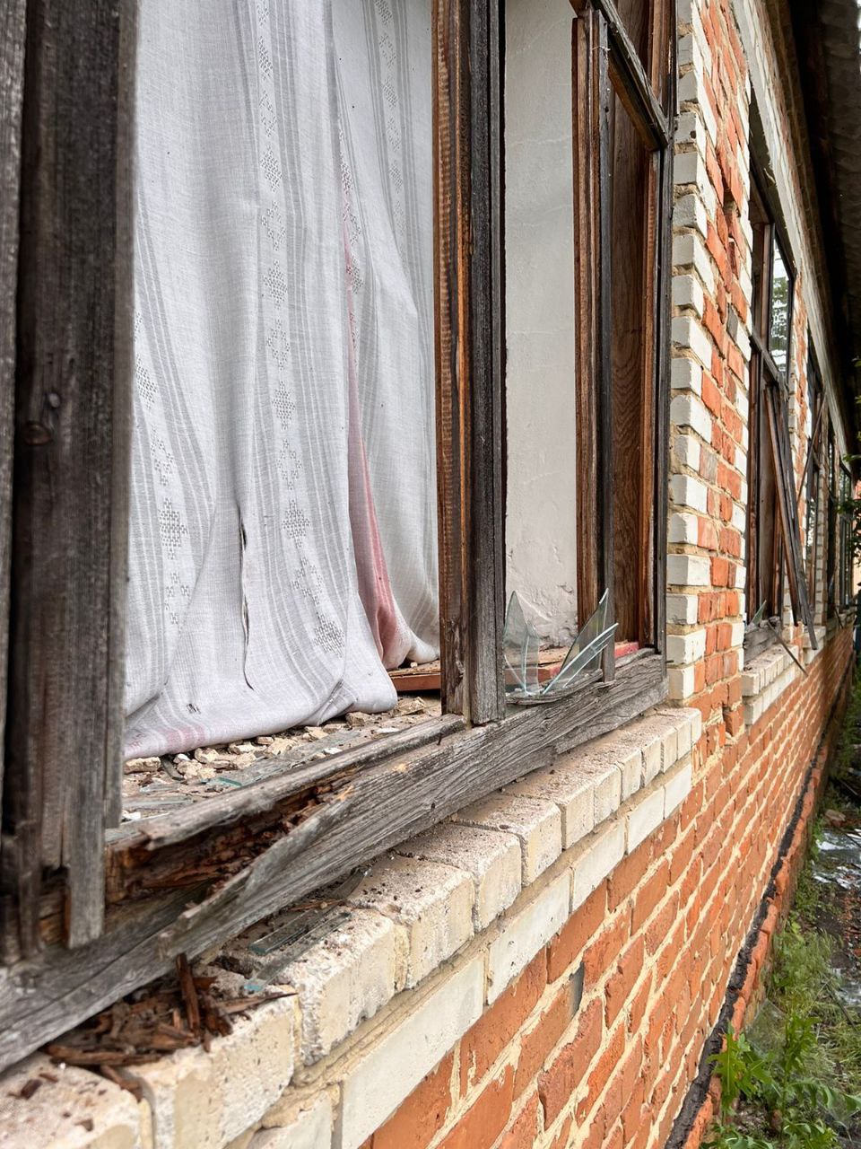 Последствия ракетной атаки по Сумской области. Фото: Telegram/Дмитрий Живицкий