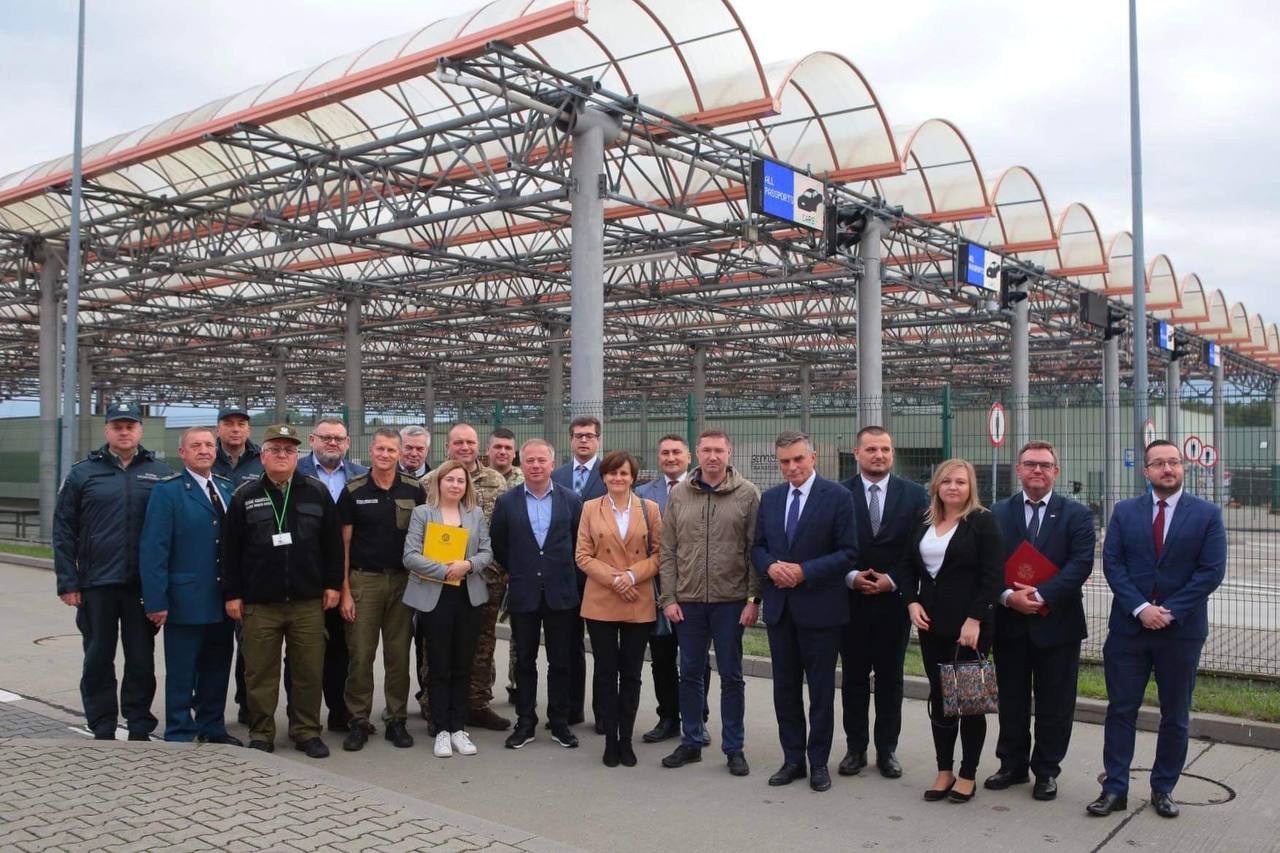 Губернатор области Максим Козицкий сообщил, что с приближением холодов Львовская область ожидает прибытия около 100 тысяч вынужденных переселенцев