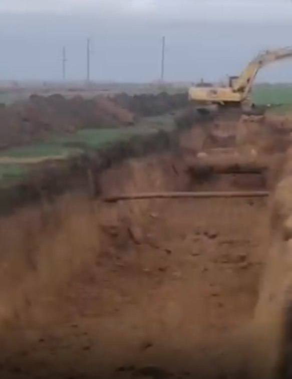 Появились фото укреплений, которые российские войска строят вокруг Мелитополя в ожидании украинского наступления