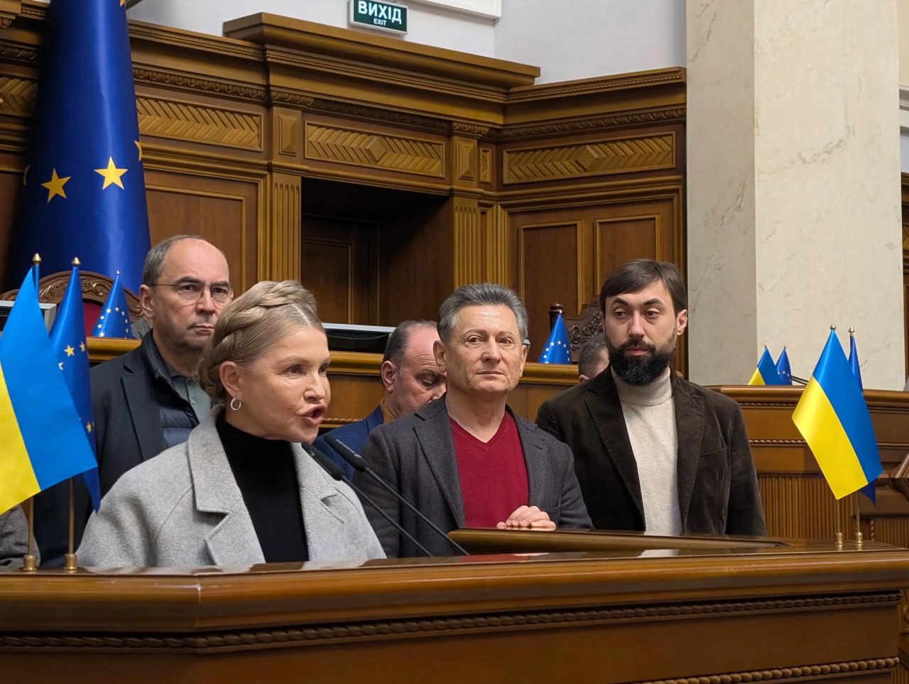 Тимошенко крепко опирается на свою фракцию