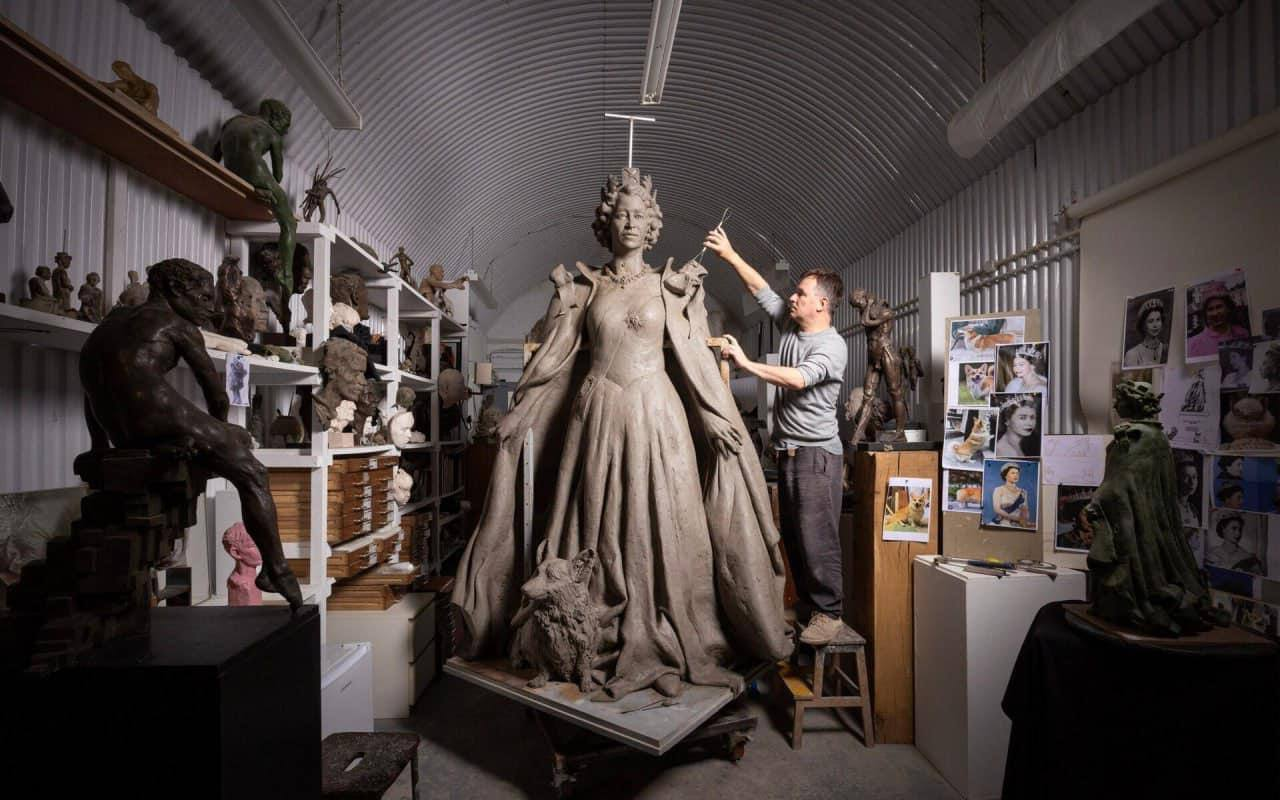 Мемориальная статуя&nbsp;королевы Великобритании Елизаветы II