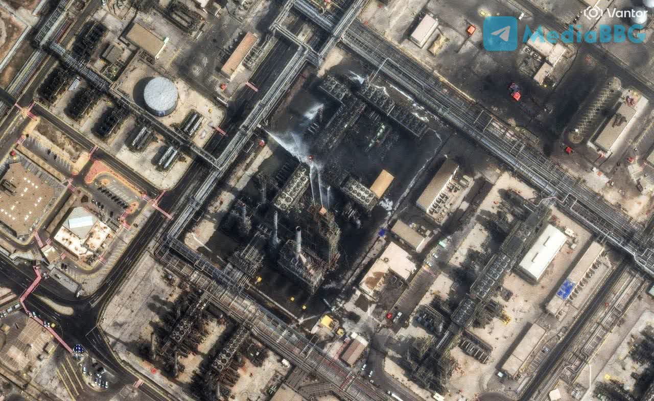Фото тушения пожара на НПЗ Aramco в Саудовской Аравии. Источник &ndash; Телеграм