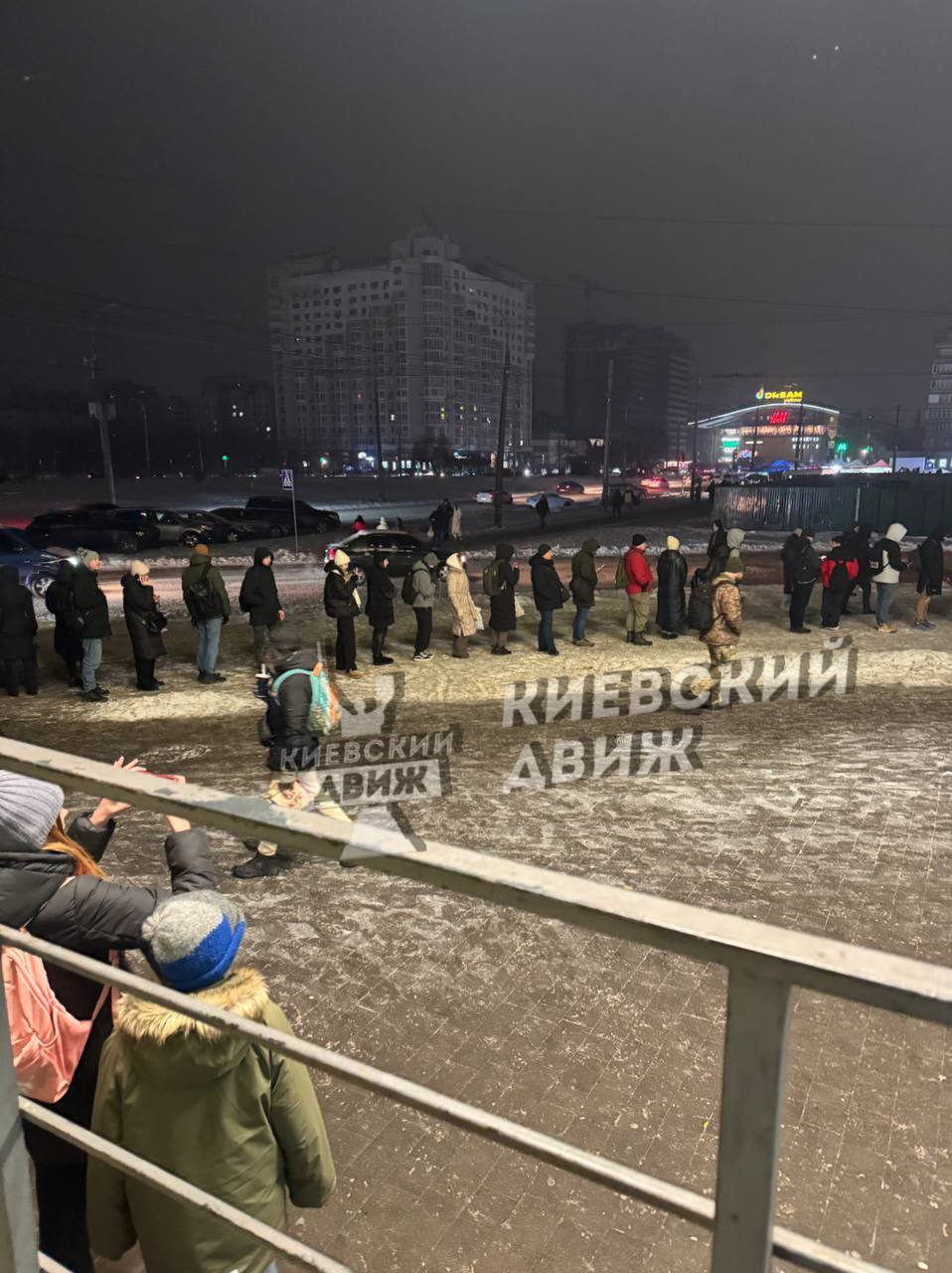 Фото очереди на транспорт в Киеве. Источник - Телеграм